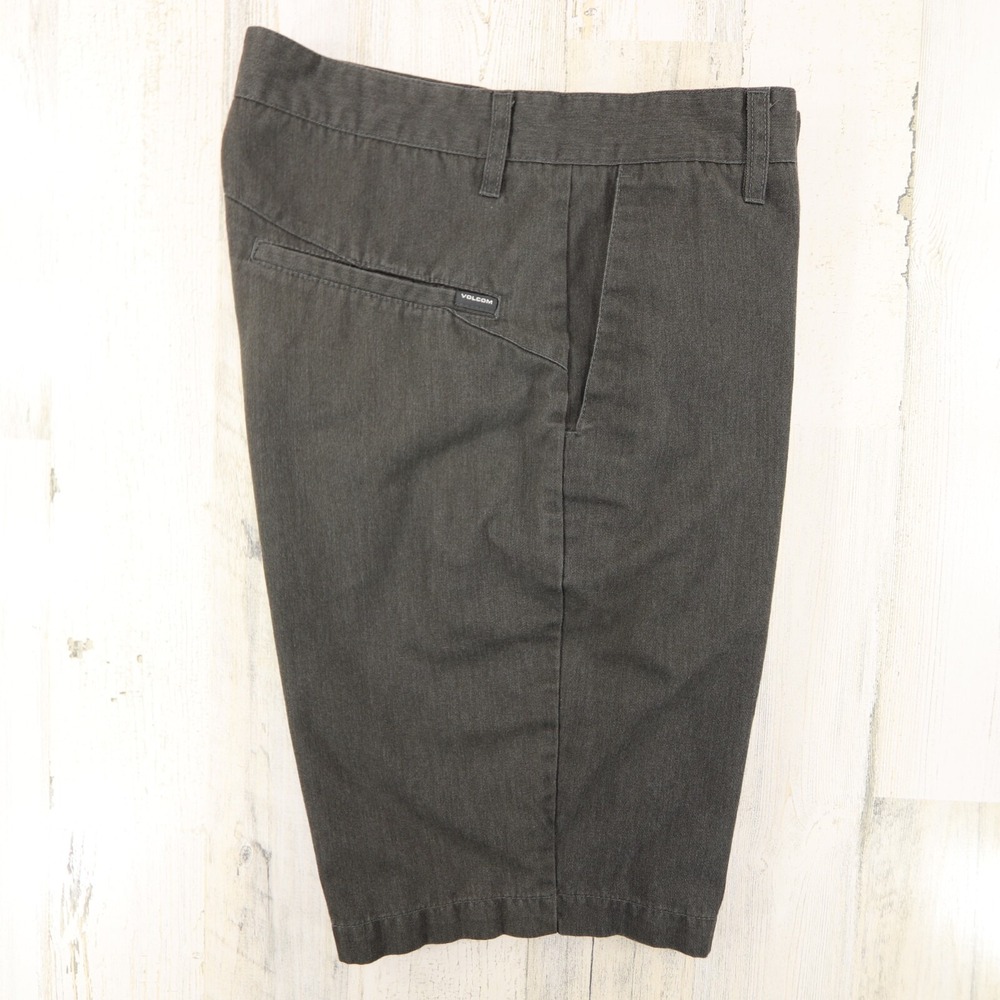 Volcom Corpo Class Shorts Mens 30 Olive Green Minimalist Skate Inspired Chino